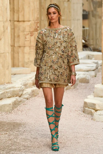 Look 75
